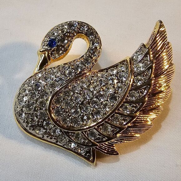 Beautiful PARK LANE Pave Set Rhinestones Swan Brooch Signed Vintage - Picture 5 of 5